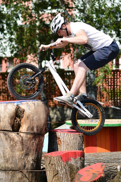 Biker jumping - Foto, afbeelding