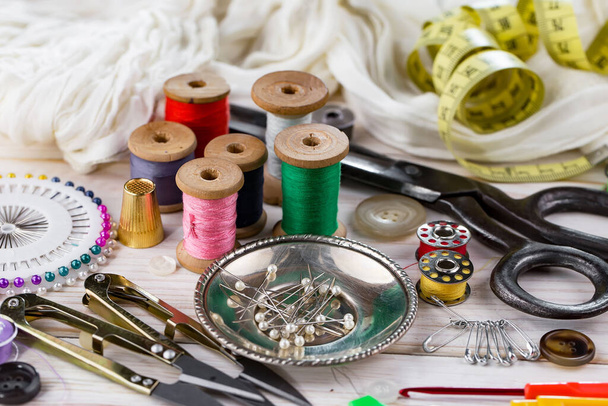 Handicraft items, threads, sewing needles. - Fotoğraf, Görsel