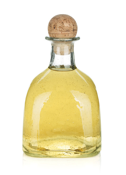 Botella de tequila de oro
 - Foto, imagen