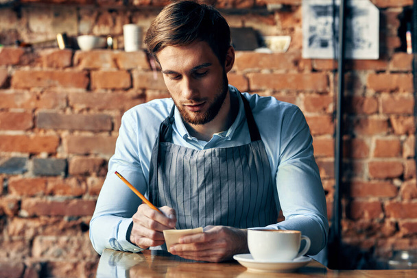 homem aventais garçom profissionais trabalho serviço café - Foto, Imagem