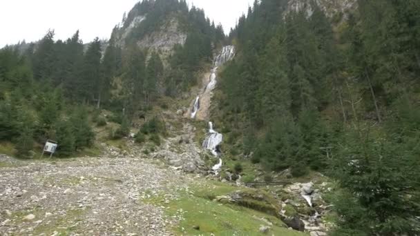 Cascata dei cavalli, Romania in montagna  - Filmati, video
