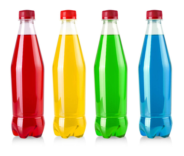 Sada plastové láhve s červenou limonádou izolované na bílém pozadí - Fotografie, Obrázek