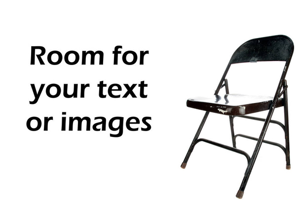 Kovové skládací křeslo. Klasické skládací křeslo z černého kovu. Skládací židle se používají pro všechny typy akcí a setkání. Skládají se zavřené pro snadné skladování a přepravu. Skládací židle. Beach Chair. Herní židle. Osobní křeslo. Židle k pronájmu.  - Fotografie, Obrázek