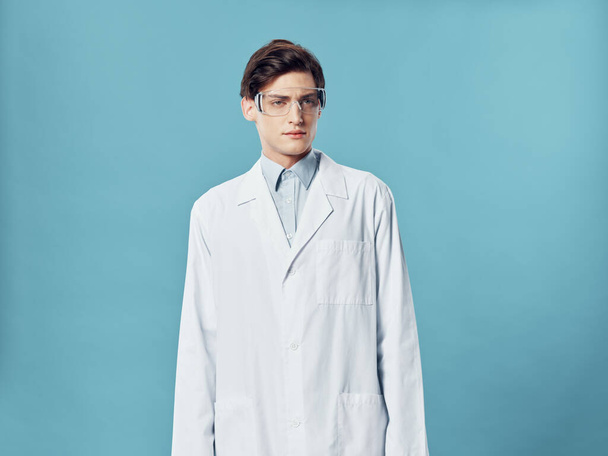 lékař v bílém plášti laboratorní uniforma klinika - Fotografie, Obrázek