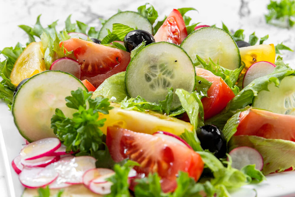 Vegetable salad.. Healthy eating. Vegetarian food. Healthy nutrition concept. Close up.  - Fotoğraf, Görsel