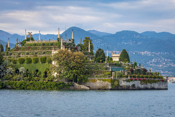 Visiting the wonderful Island Isola Bella in the Lago Maggiore in Piemont, Italy - Фото, изображение