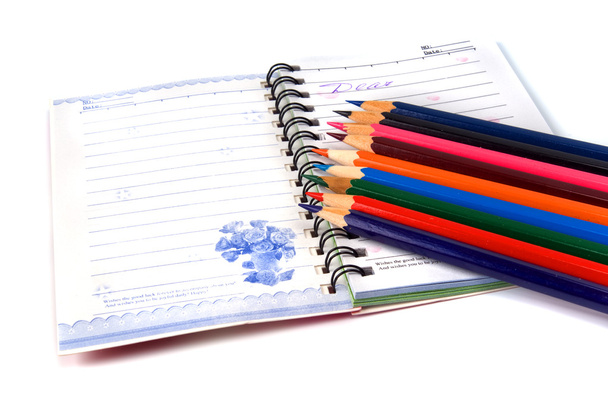 notebook en potloden - Foto, afbeelding