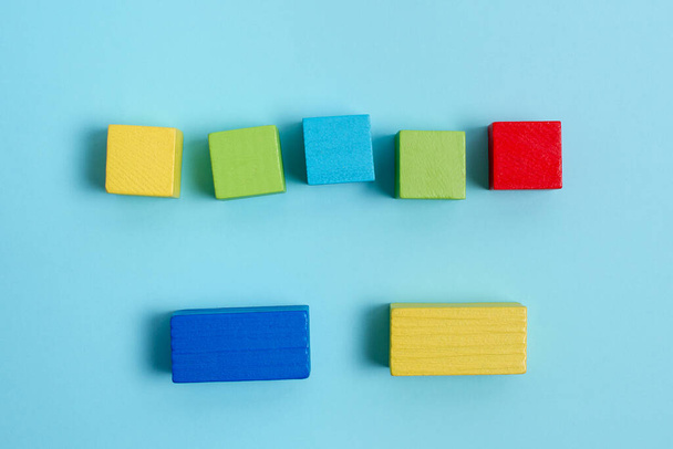 Sample Cube rechthoekige dozen gepolijst met multi-colour symbool stabiliteit groei ontwikkeling afgestemd op het oppervlak met verschillende perspectieven begrensd door E-Supplies Accesories - Foto, afbeelding