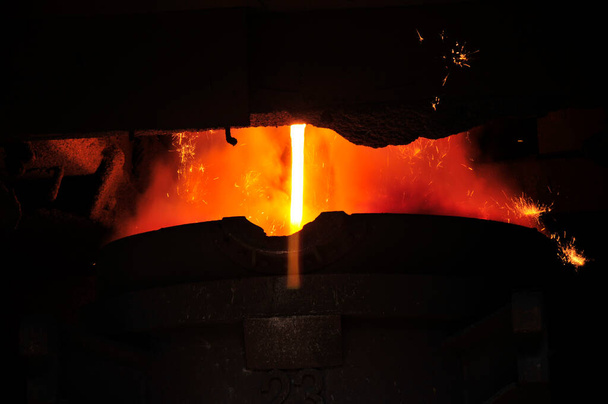Odlévání kovů, v ocelárně - Fotografie, Obrázek