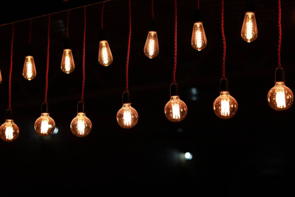 lâmpadas noturnas luzes noturnas na cidade close-up - Foto, Imagem