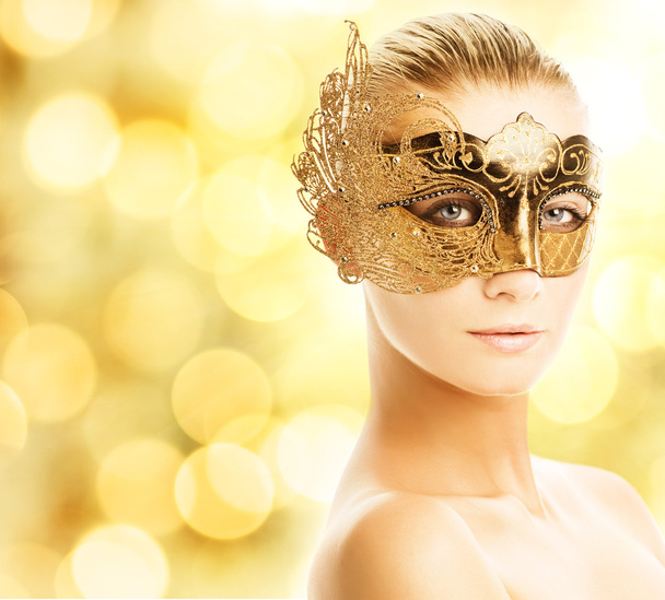 Beautiful young woman in carnival mask - Φωτογραφία, εικόνα