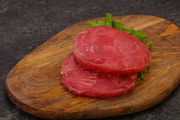 Nyers tonhal steak grillhez - Fotó, kép