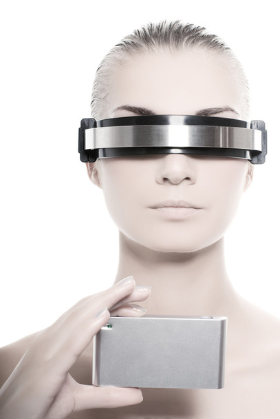 Siber kadın gümüş holding gadget - Fotoğraf, Görsel