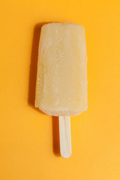 Tasty and Refreshing Popsicles With A Passion Fruit Flavor. - Φωτογραφία, εικόνα