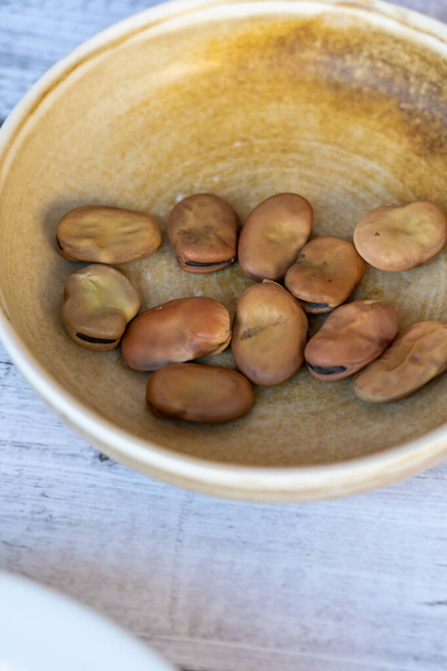 Michirones, plat typique de la gastronomie de la Région de Murcie, ragoût à base de fèves séchées auxquelles il est ajouté, os de jambon, chorizo - Photo, image