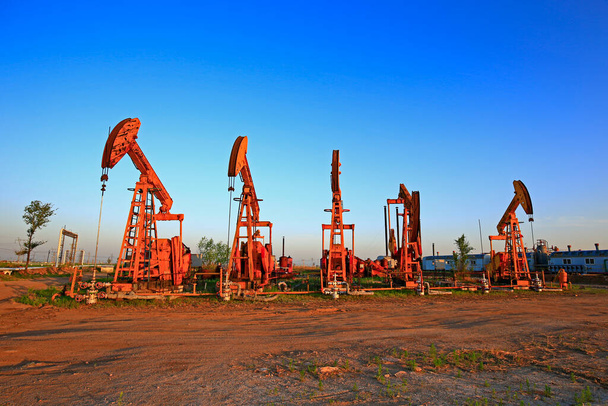 Az olajszivattyú, ipari berendezések - Fotó, kép