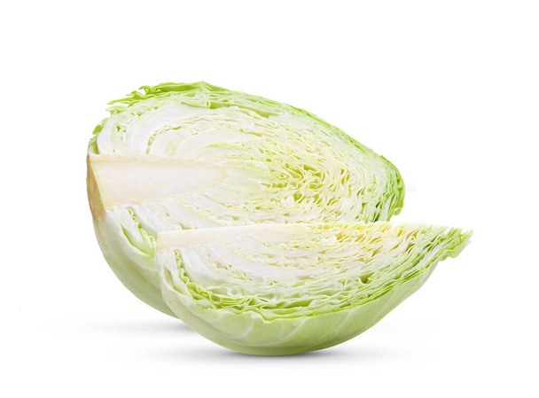 Dilimlenmiş lahana beyaz arkaplanda izole - Fotoğraf, Görsel