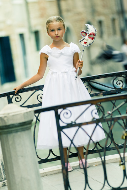 Carnaval em Veneza, Itália - linda menina com máscara de carnaval
 - Foto, Imagem