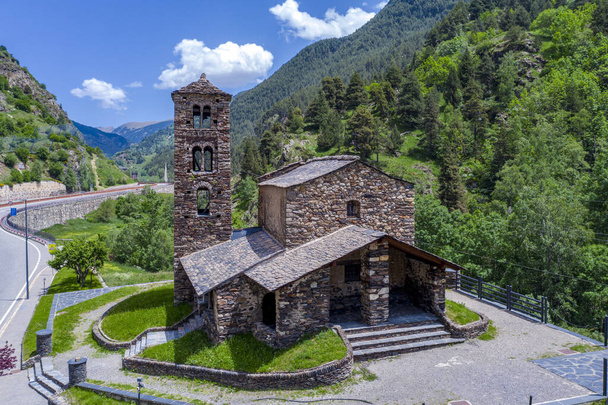 Sant Joan de Caselles (Canillo, Andorra). Románský kostel stavět v 12.století. - Fotografie, Obrázek