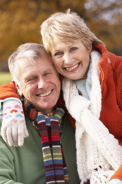 Portrait Of Senior Couple Hugging - Foto, afbeelding