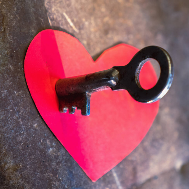 Ключ від серця як символ любові
 - Фото, зображення