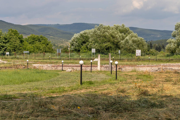 Ruínas da antiga cidade romana Nicópolis ad Nestum perto da cidade de Garmen, região de Blagoevgrad, Bulgária - Foto, Imagem