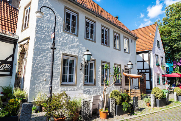 Régi házak Schnoor vagy Schnoorviertel, középkori környéken üzletek és éttermek Bréma, Németország - Fotó, kép