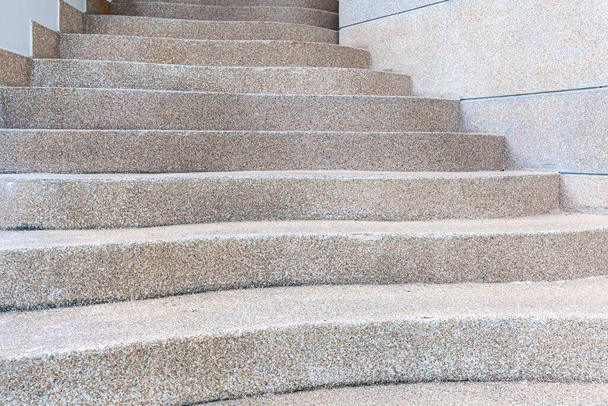 Białe marmurowe schody i podłoga z granitu - Zdjęcie, obraz