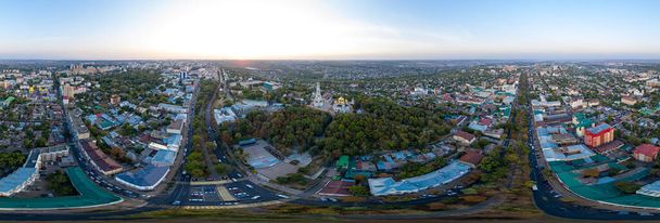 Ставрополь, Росія. Повітряний вид на центр міста під час заходу сонця. Panoarma 360. Осінь - Фото, зображення