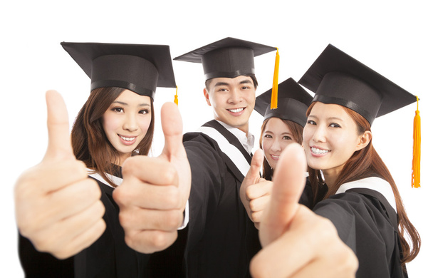 grupo feliz estudantes de pós-graduação polegares juntos
 - Foto, Imagem