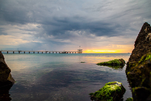 Bulutlu bir sabah Denizde Burgaz Köprüsü - Fotoğraf, Görsel