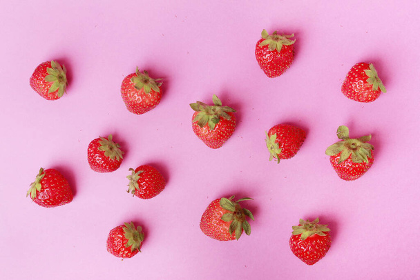 viele Erdbeeren - Foto, Bild