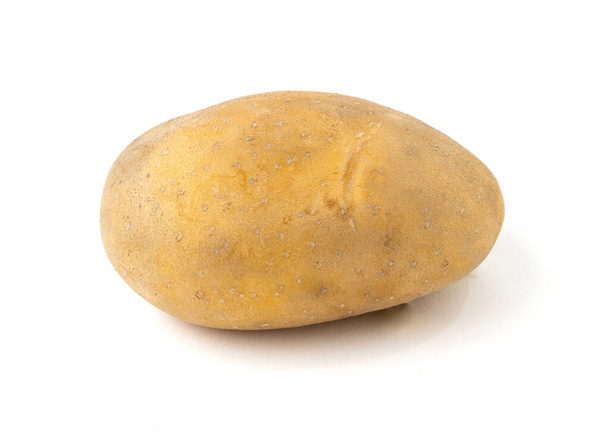 Een aardappel geïsoleerd op witte achtergrond. - Foto, afbeelding