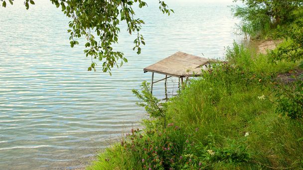 V létě jezero s Molo - Fotografie, Obrázek