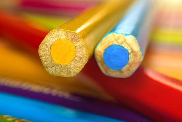 Colore matite pigmento primo piano sfondo  - Foto, immagini