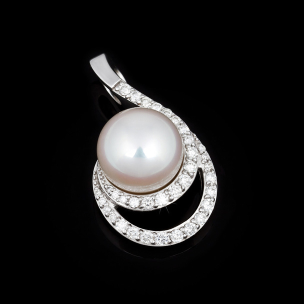 White gold pendant with pearl - Φωτογραφία, εικόνα
