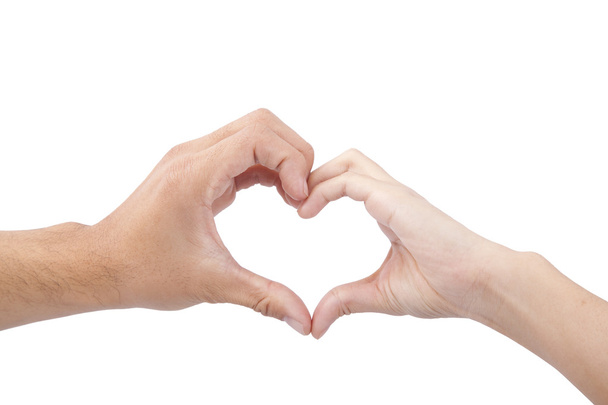 Понятие любви и сердца. руки мужчины и женщины, образующие сердце на белом фоне
 - Фото, изображение