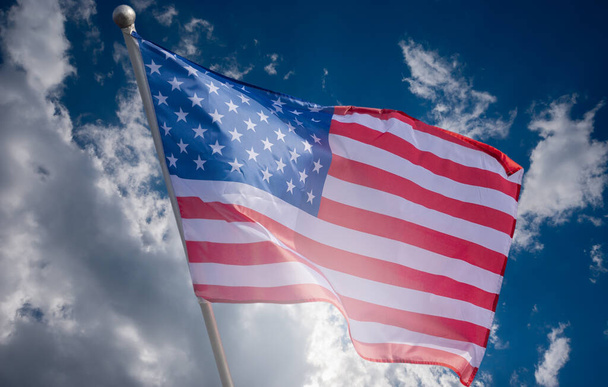 Amerikan lippu muistopäiväksi, itsenäisyyspäivä, itsenäisyyspäivä, juhlakonsepti. - Valokuva, kuva