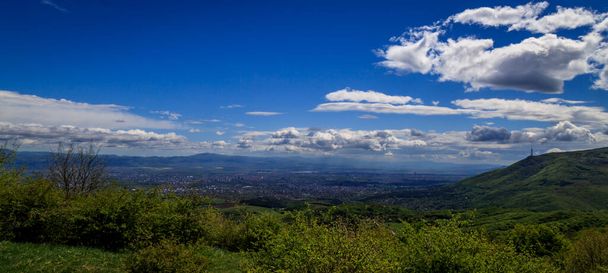 Вид з гори Лулін (Болгарія). - Фото, зображення