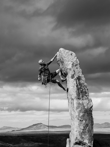 Bergsteiger am Abgrund. - Foto, Bild