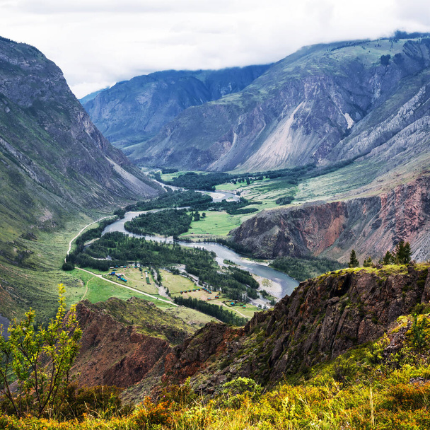 View of the Chulyshman valley with the Chulyshman river at the katu-Yaryk pass. Ulagansky district, Altai Republic, South of Western Siberia, Russia - Photo, Image
