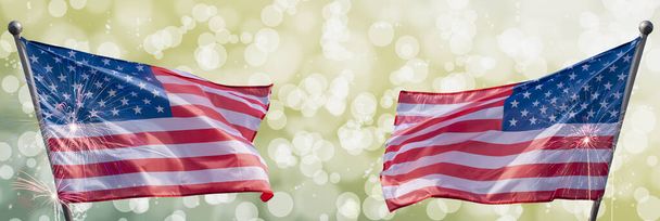USA 4. červenec Den nezávislosti pozadí amerických vlajek s ohňostrojem, Celebration Concept. - Fotografie, Obrázek