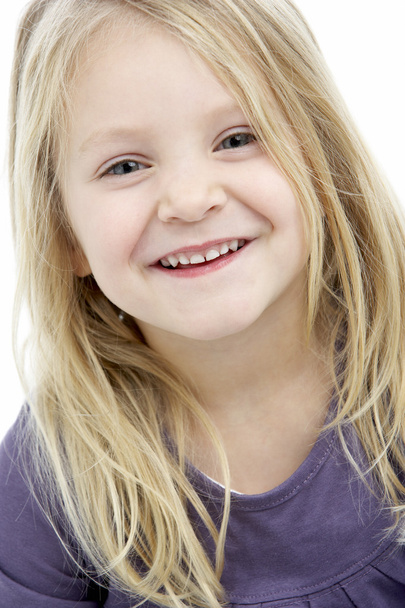 Portrait Of Smiling 4 Year Old Girl - 写真・画像