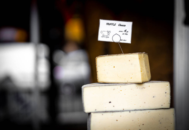 Der Käsemarkt in West London im Sommer, Großbritannien - Foto, Bild