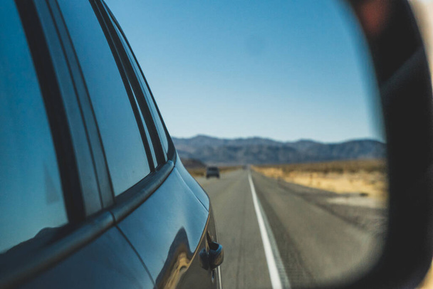 Tájkép tükröződés oldalsó autó tükör Új-Mexikó - Fotó, kép