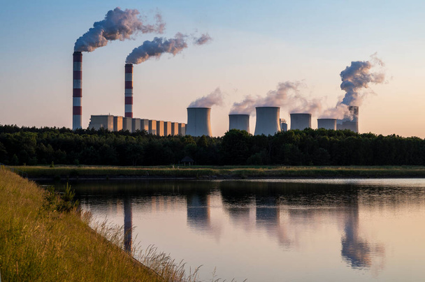 Central eléctrica de carbón en Polonia, Belchatow - Foto, Imagen