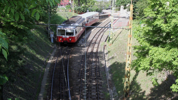 Vistuig tram N60, Secheny berg. Budapest, Hongarije - Video