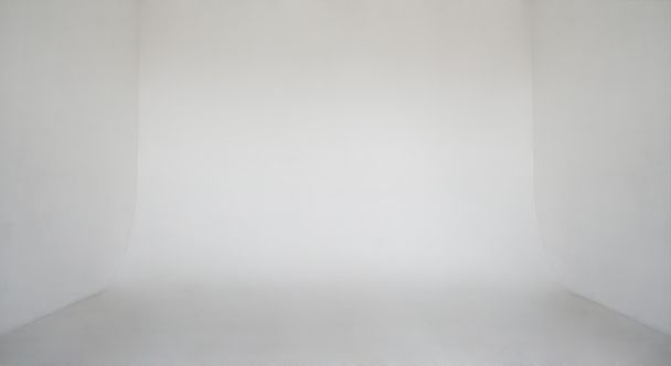 duidelijk licht witte muur lege foto studio cyclorama achtergrond - Foto, afbeelding