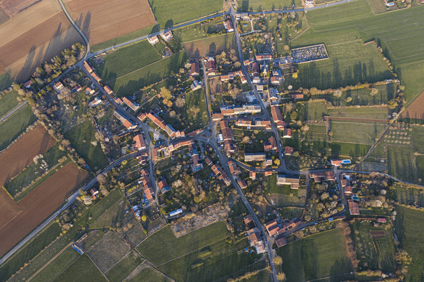 Luchtfoto van Torgny dorp, Gaume, België - Foto, afbeelding