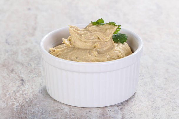 Cuisine végétalienne Hummus juif traditionnel à l'huile d'olive. - Photo, image